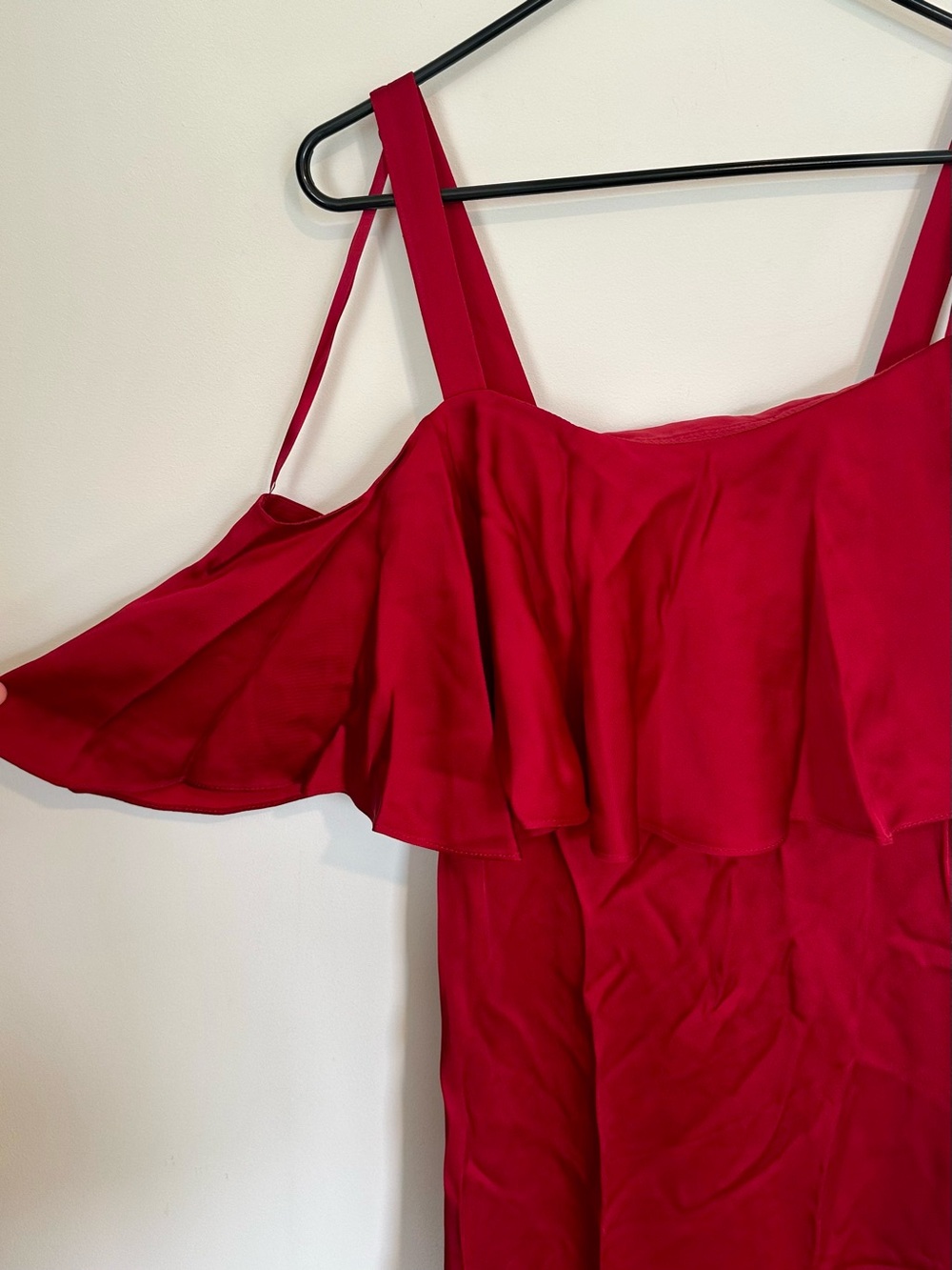 NWT Jill Stuart Red Cold-Shoulder High-Low Ruffle Dress - Size: 6 - Picture 3 of 11